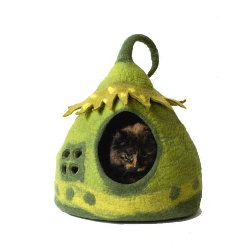 Cozy Green Fairy House Cave Cat Bed - Enclosed Felt Pet Hideaway